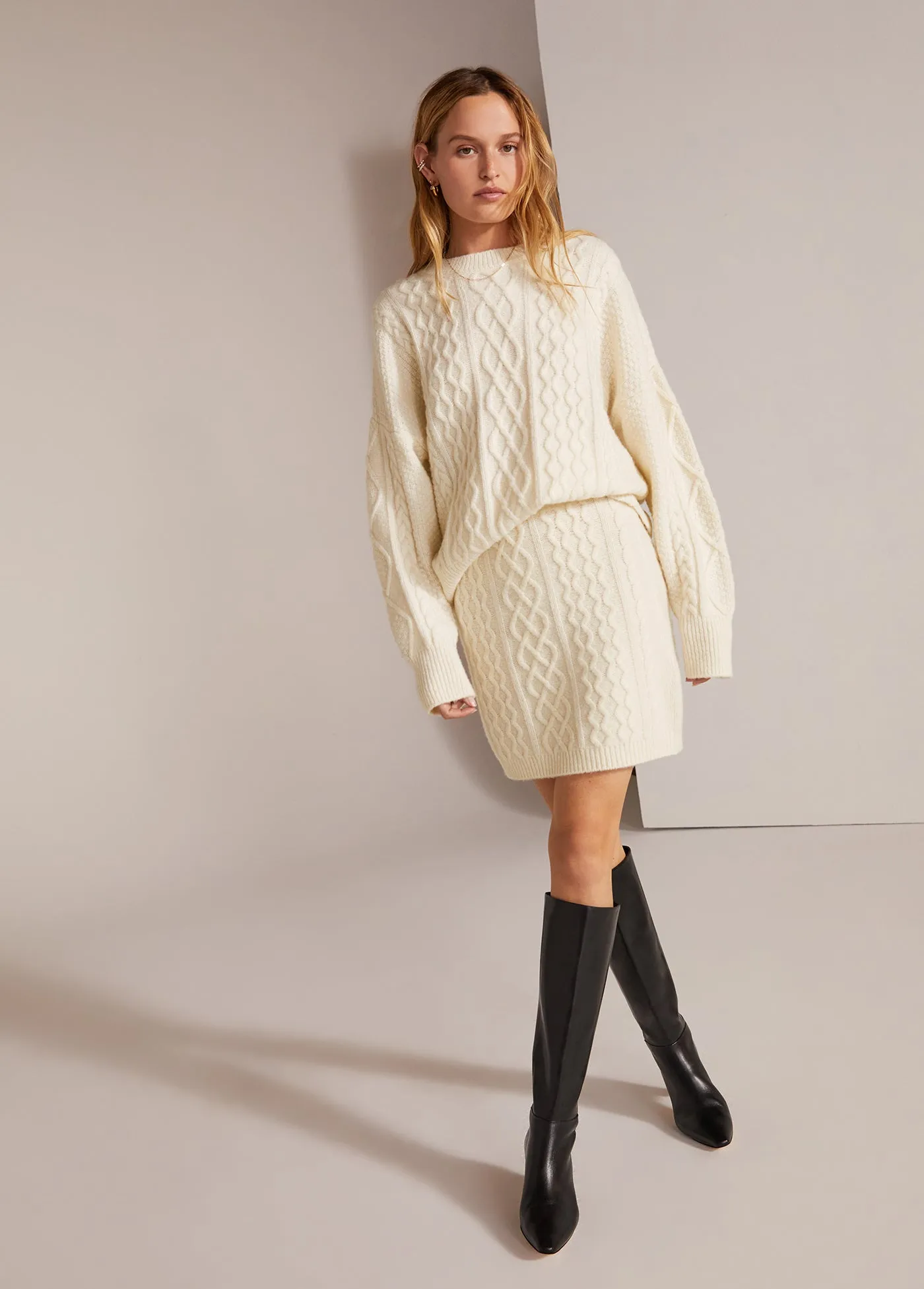 THE OVERSIZED CABLE SWEATER